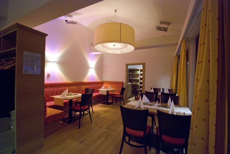Restaurant Waldmeisterei ゲーラ エクステリア 写真