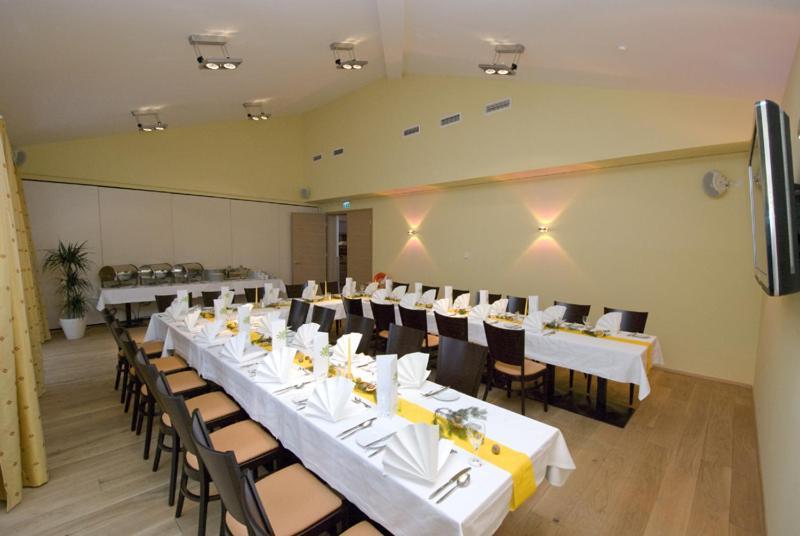 Restaurant Waldmeisterei ゲーラ エクステリア 写真
